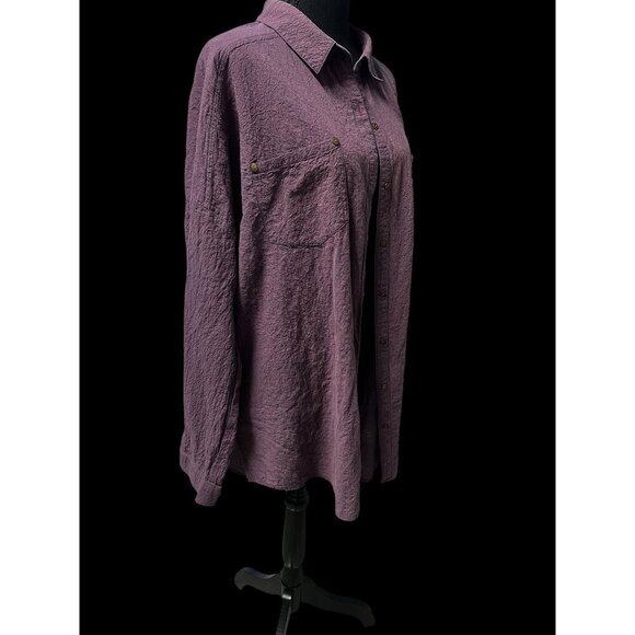FREE PEOPLE Womens MEDIUM Textured Purple Button-Up Shirt With Pockets BEACH REL - Picture 2 of 10